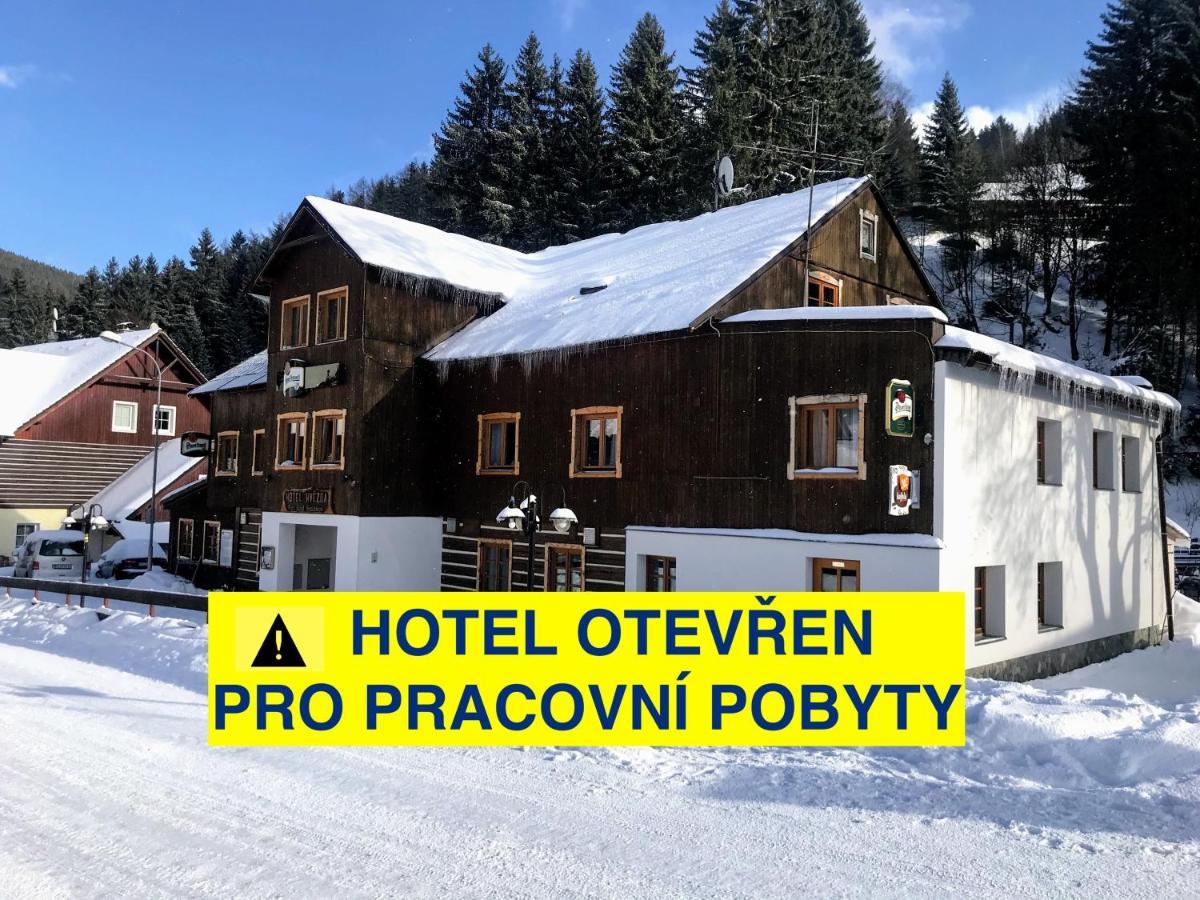 Hotel Hvezda Pec pod Snezkou Exteriör bild