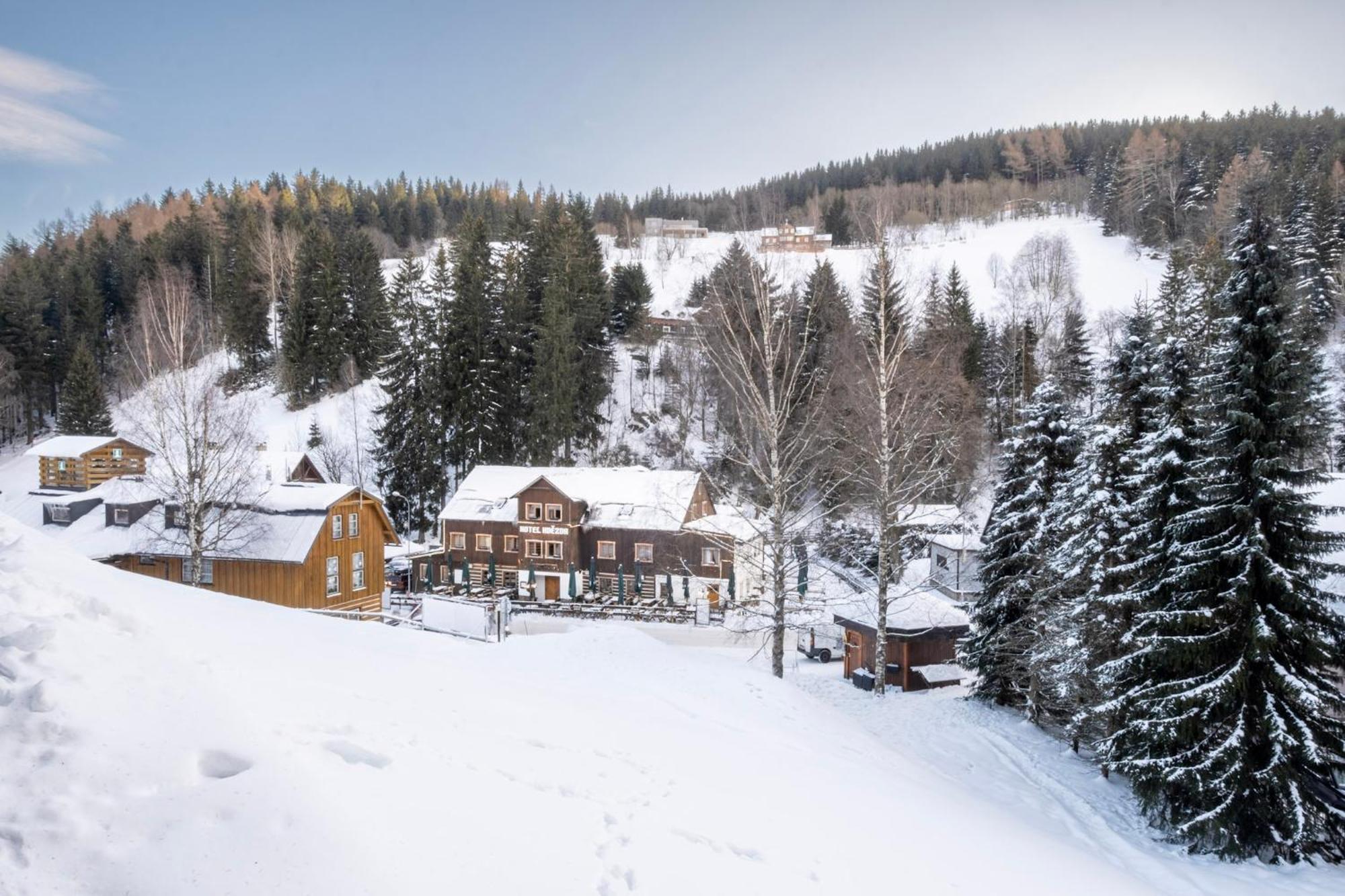 Hotel Hvezda Pec pod Snezkou Exteriör bild