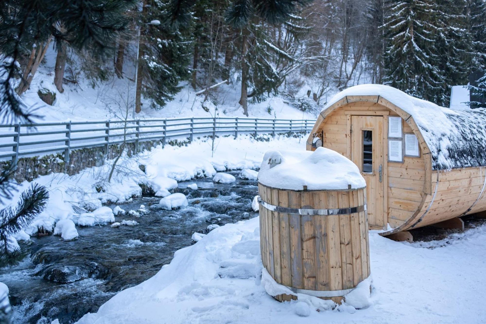 Hotel Hvezda Pec pod Snezkou Exteriör bild