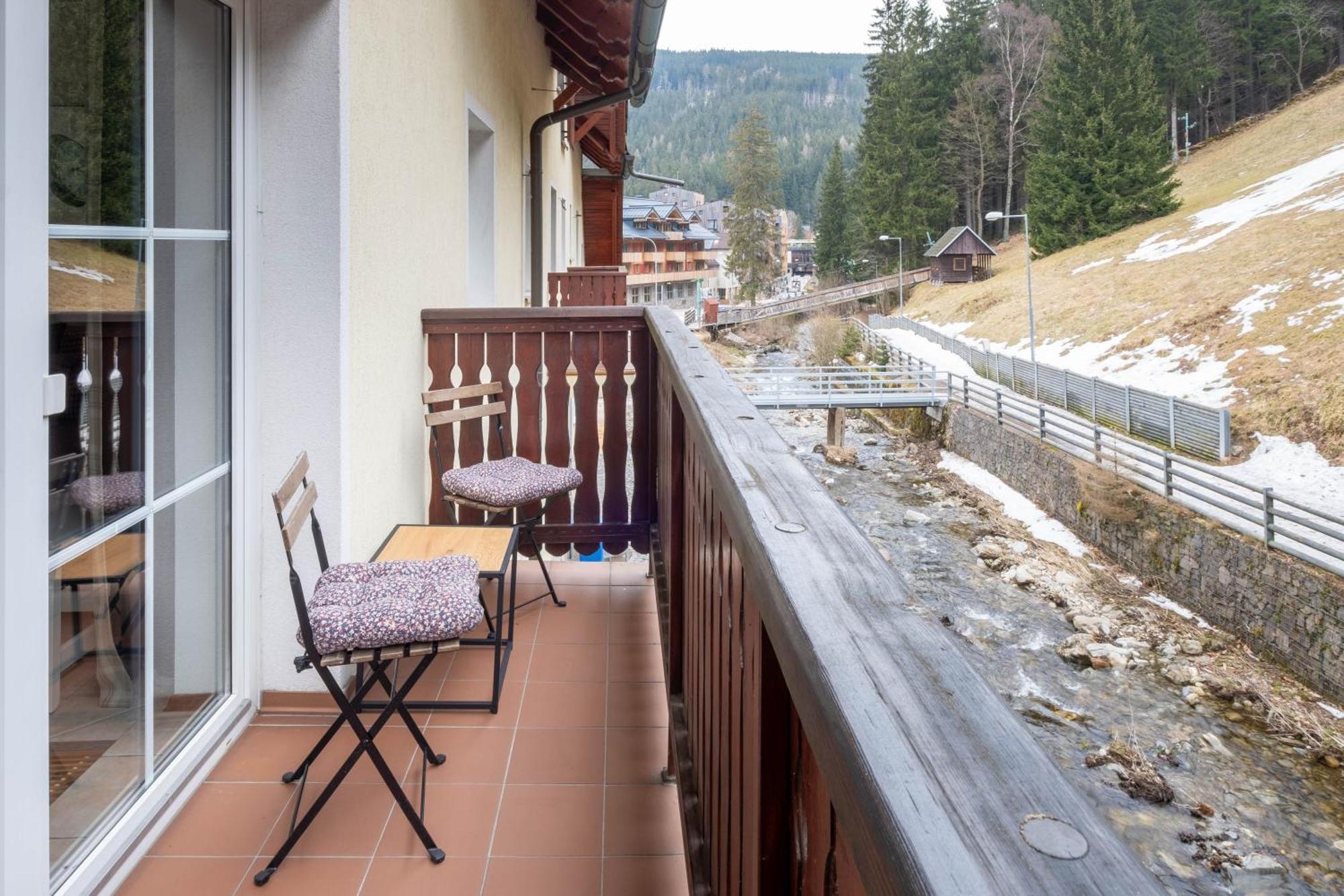 Hotel Hvezda Pec pod Snezkou Exteriör bild