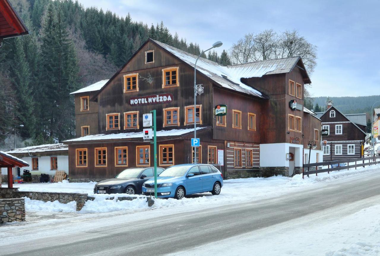 Hotel Hvezda Pec pod Snezkou Exteriör bild